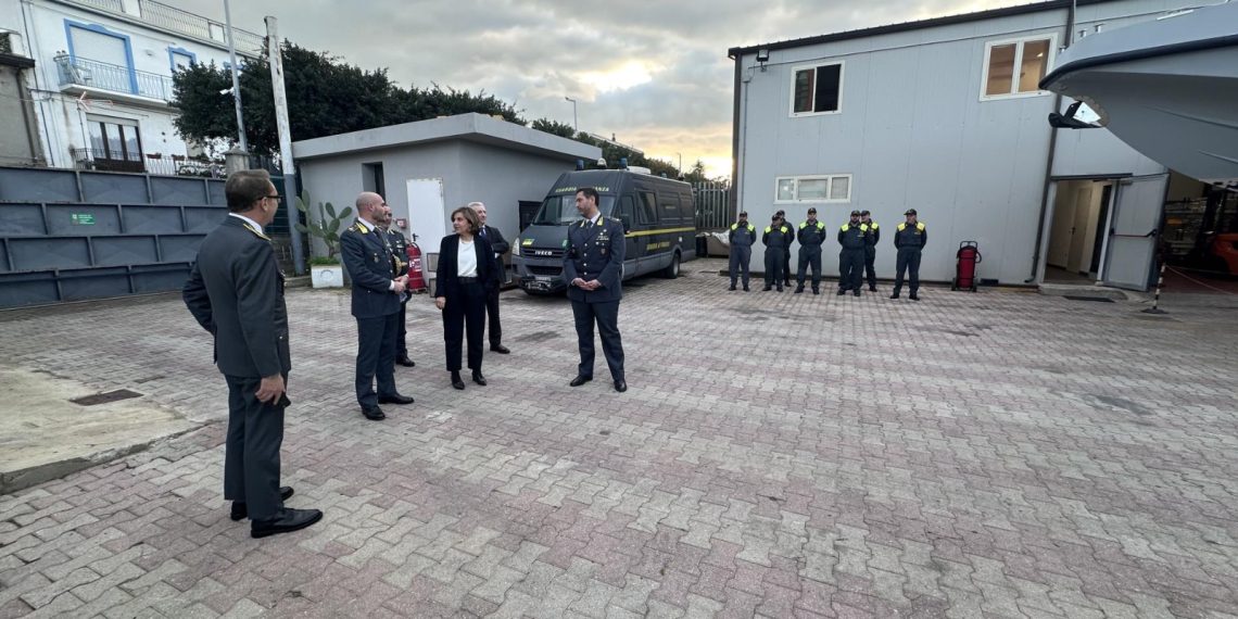 Visita del Prefetto di Vibo Valentia al Comando Provinciale della Guardia di Finanza ed al Reparto Operativo Aeronavale