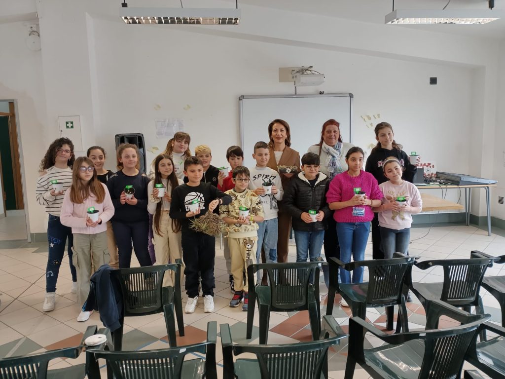 Progetto Anemos: i Lions spiegano il valore della tutela ambientale ed il rispetto per le piante esempio di resilienza (VIDEO) 8 WhatsApp Image 2025 02 20 at 12.35.53 1