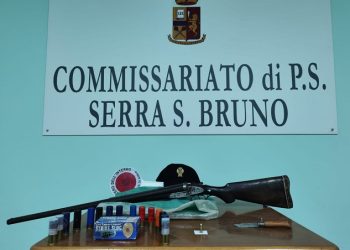 A Serra S. Bruno la Polizia arresta un uomo per possesso di armi