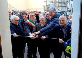 L’inaugurazione della Pro Loco di Zagarise con la Mostra d’Arte Contemporanea allestita da Luigi Verrino