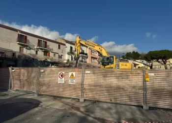 Atto intimidatorio contro la ditta che esegue i lavori di demolizione dell’asilo di Simeri Crichi