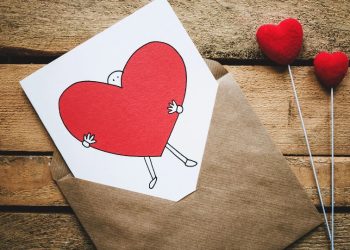 Nel ricordo di San Valentino, celebriamo l'innamoramento nel suo significato vero di ribellione, coraggio, dedizione 2 Nel ricordo di San Valentino, celebriamo l’innamoramento nel suo significato vero di ribellione, coraggio, dedizione
