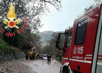 Chiusa a causa di una frana la SS 182 “Delle Serre Calabre” all’altezza di Petrizzi
