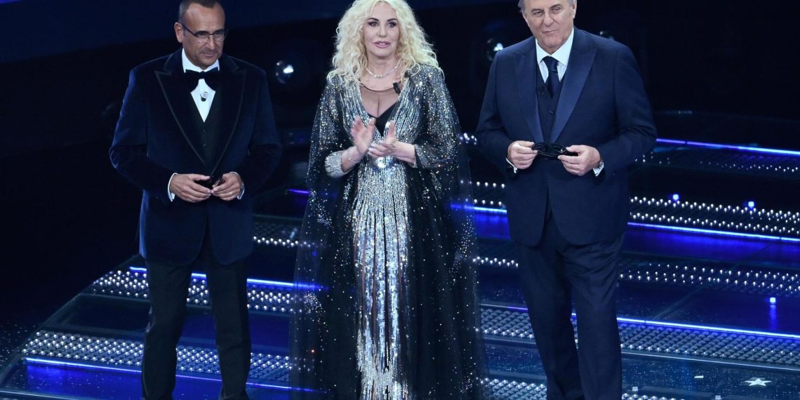 Sanremo 2025 primo round, la Restaurazione Contiana è un trionfo di poesia, emozioni intime, valori familiari