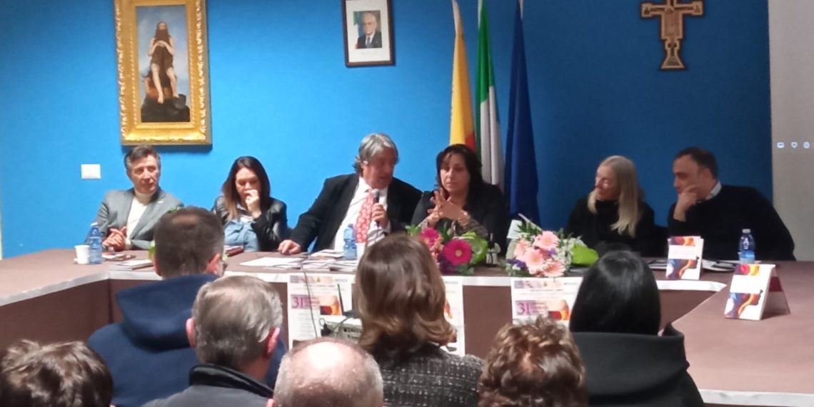 "Il caso Nik Spatari", straordinario successo alla presentazione del libro di Caterina Malfarà Sacchini (VIDEO) 1 “Il caso Nik Spatari”, straordinario successo alla presentazione del libro di Caterina Malfarà Sacchini (VIDEO)