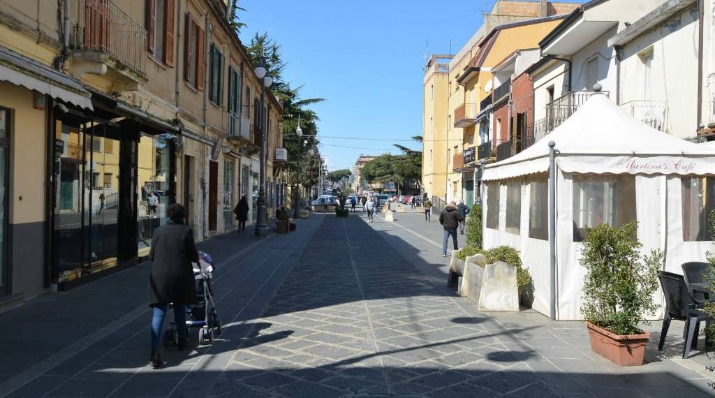 "Non ci stiamo. Non resteremo a guardare. Non assisteremo in silenzio alla fine del commercio locale!" 1 Io non mi sento vibonese, ma per fortuna lo sono… arrivano reazioni e commenti (2)