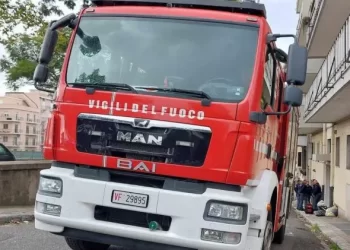 Incendiate le auto di due componenti della Rsu dell’Hitachi