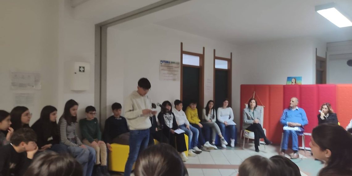 I ragazzi della "Murmura" hanno incontrato i volontari AIDO 1 I ragazzi della “Murmura” hanno incontrato i volontari AIDO