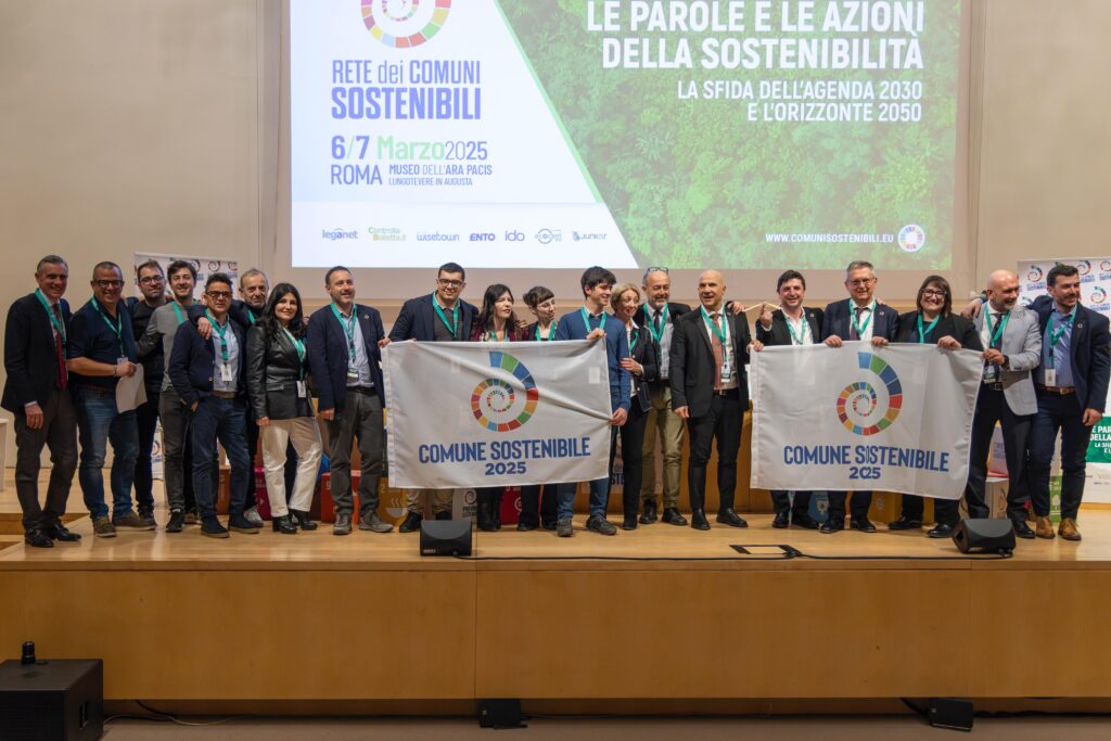 A Roma la terza assemblea nazionale della Rete dei Comuni Sostenibili, a Parghelia la Bandiera 2025 4 9d5d4330 f771 4234 870f d2171de4083e 1024x683 1