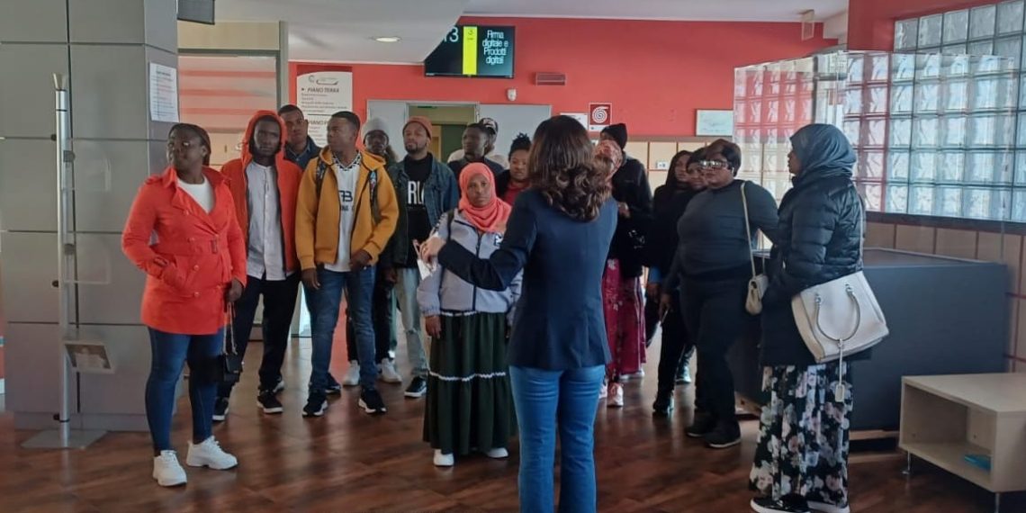 Accoglienza e integrazione di studenti immigrati nella sede di Crotone della Camera di Commercio
