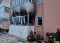 Attimi di paura questa mattina a Vibo Valentia per un incendio ad una veranda chiusa