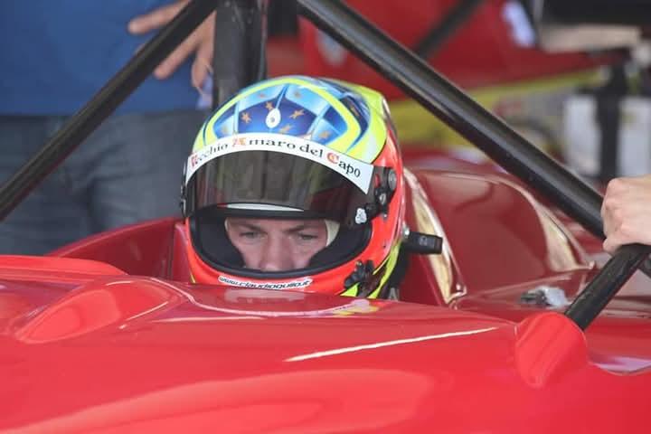 Riconoscimento al pilota Claudio Gullo supportato dal brand vibonese Vecchio Amaro del Capo 4 WhatsApp Image 2025 03 19 at 11.07.58