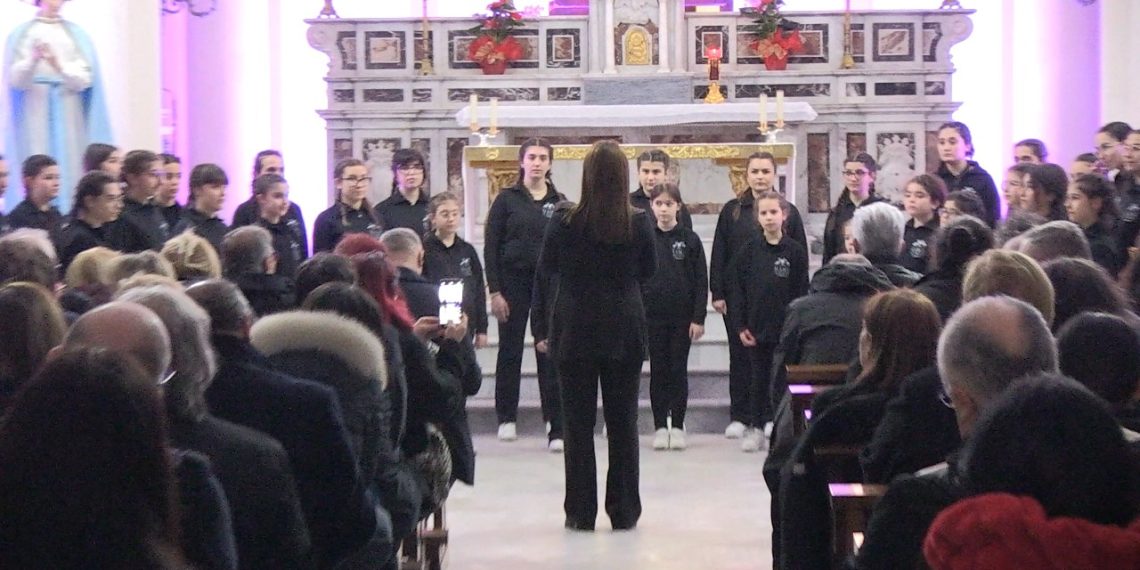Con il concerto del Piccolo Coro del Rendano si è chiusa l’Assemblea nazionale Feniarco tenutasi a Vibo Valentia (VIDEO)