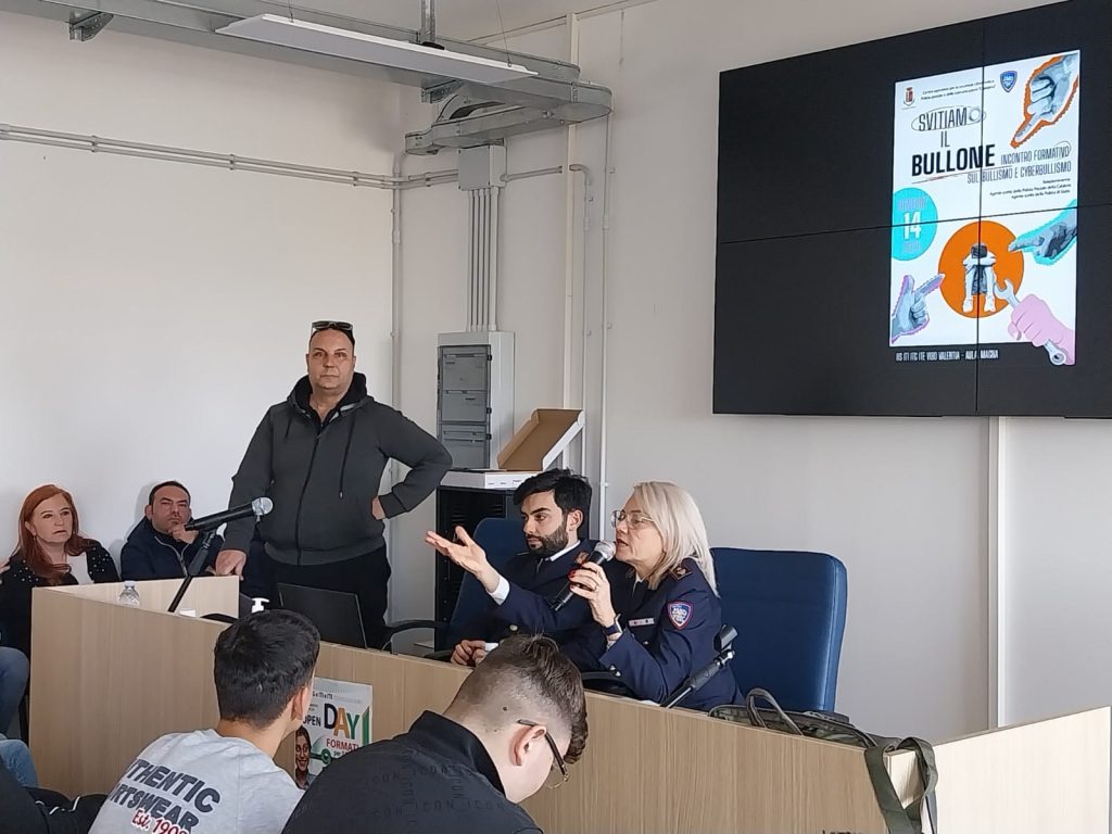 L’IIS ITG, l'ITI e l'ITE di Vibo Valentia hanno detto "no" al bullismo ed al cyberbullismo 3 WhatsApp Image 2025 03 24 at 11.19.36