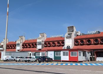 Questa mattina sit-in davanti all’aeroporto di Lamezia Terme