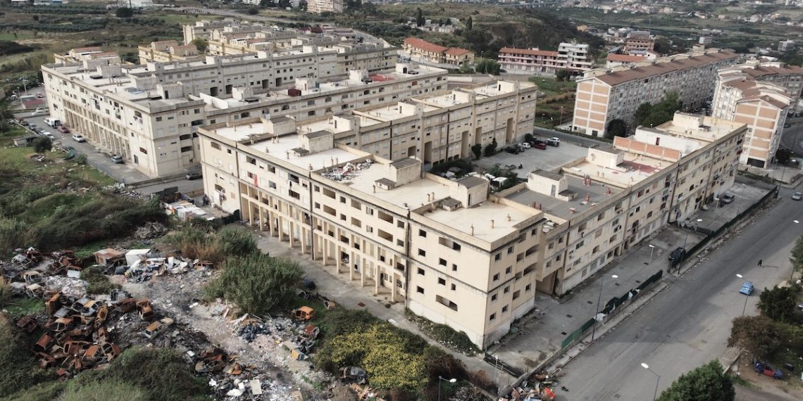 Il sindaco di Reggio Calabria firma un'ordinanza di sgombero di 110 alloggi ad Arghillà 1 Il sindaco di Reggio Calabria firma un’ordinanza di sgombero di 110 alloggi ad Arghillà