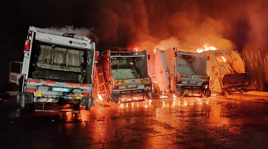 Rifiuti, intimidazioni a Tropea e Cirò Marina, la solidarietà della Cisl e della Fit-Cisl 1 Un incendio ha distrutto 10 automezzi dentro l’isola ecologica di Tropea