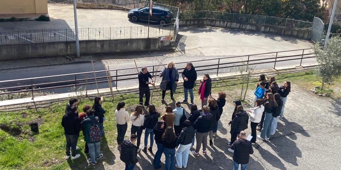 Il Liceo Capialbi celebra la Giornata dei Giusti: un momento di riflessione e impegno per la pace 1 Il Liceo Capialbi celebra la Giornata dei Giusti: un momento di riflessione e impegno per la pace