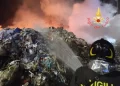 Un incendio è scoppiato in una ditta di rifiuti a Gizzeria (VIDEO)