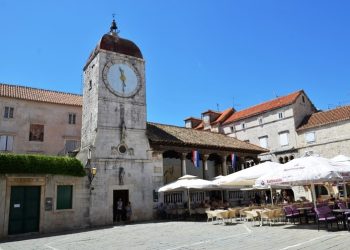 Trogir, il piccolo gioiello storico di origine veneziana sulla costa dalmata in Croazia