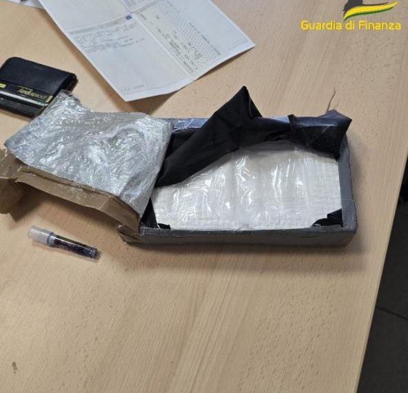 Arrestato a Cosenza un giovane che trasportava droga