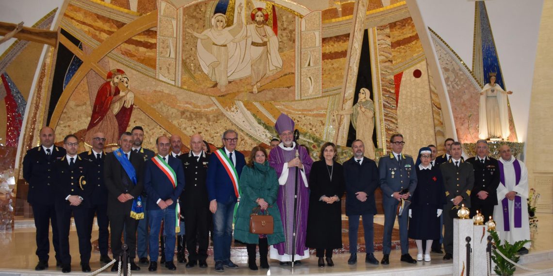 In preparazione della Pasqua è stata celebrata una Messa per le Forze Armate, la Polizia e gli altri Corpi dello Stato operanti nel vibonese 1 In preparazione della Pasqua è stata celebrata una Messa per le Forze Armate, la Polizia e gli altri Corpi dello Stato operanti nel vibonese