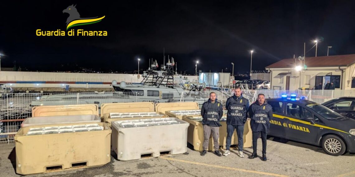 Fermo pesca: raffica di controlli e sequestri da parte del ROAN della Guardia d Finanza (VIDEO) 1 Fermo pesca: raffica di controlli e sequestri da parte del ROAN della Guardia d Finanza (VIDEO)