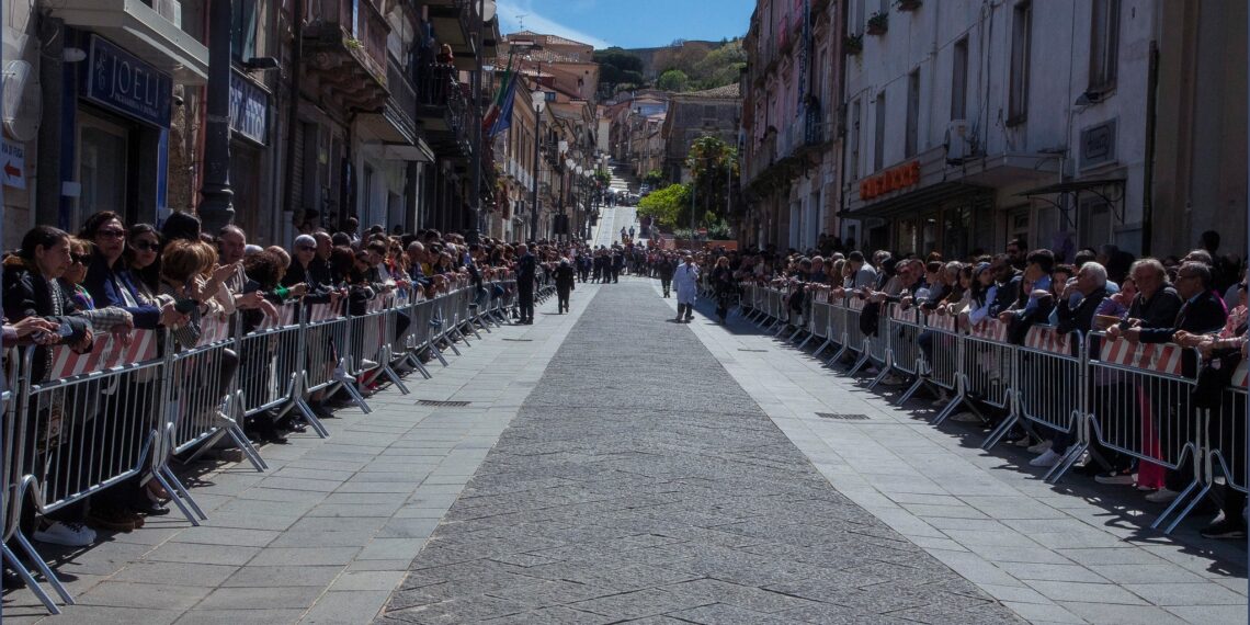 Il successo dell’Affruntata esalta il Sindaco Romeo: “il migliore auspicio per la rinascita della nostra amata Vibo Valentia”