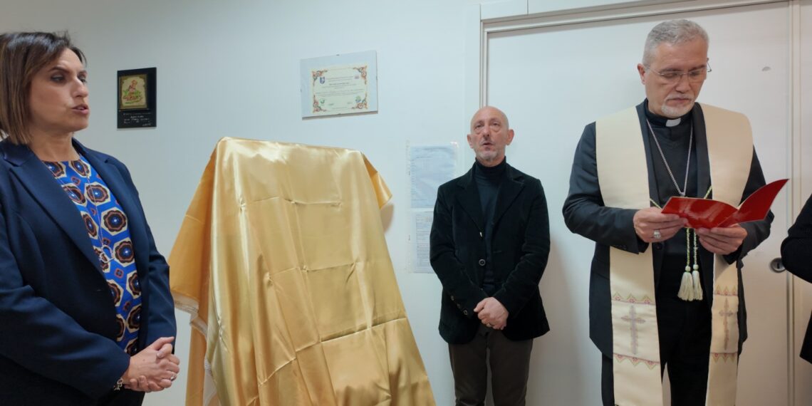 Il Laboratorio Sala e Bar dell’Alberghiero di Vibo Valentia intitolato al compianto Fausto Raniti (VIDEO) 1 Intitolato a Fausto Raniti il Laboratorio Sala e Bar dell’Alberghiero di Vibo Valentia