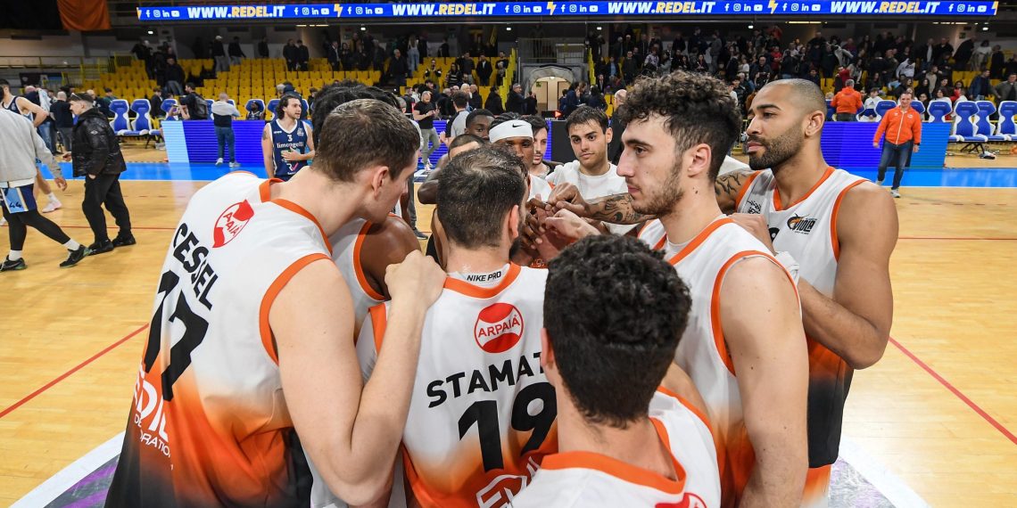 Basket, vittoria convincente per la Viola Reggio Calabria al PalaCalafiore. Passi avanti in classifica (VIDEO)