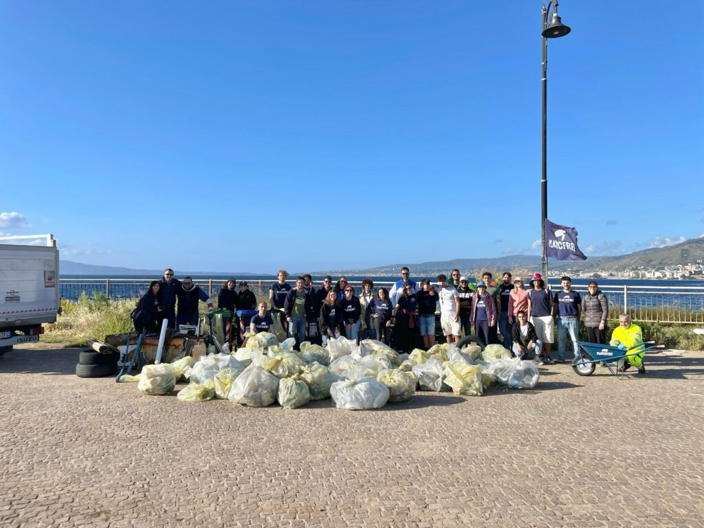 Rimossi quasi 7mila chili di rifiuti dai volontari Plastic Free per l’Earth Day 2025 in Calabria 4 Reggio Calabria