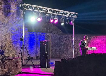 I ruderi del maestoso Convento domenicano di Soriano per un giorno trasformati in un dj set