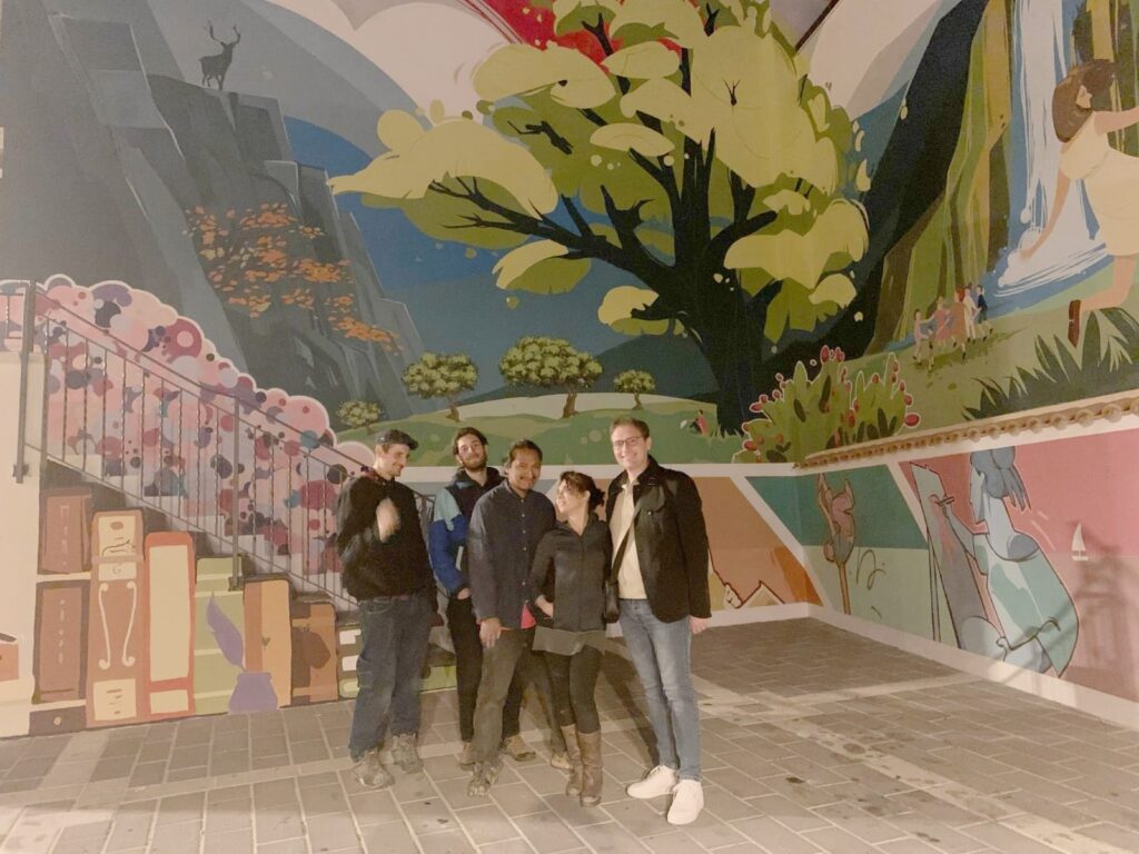 Zagarise, ultimato il grande Murales "L'emigrante" dell'artista Monica Catalano 4 WhatsApp Image 2025 04 29 at 17.44.05 1
