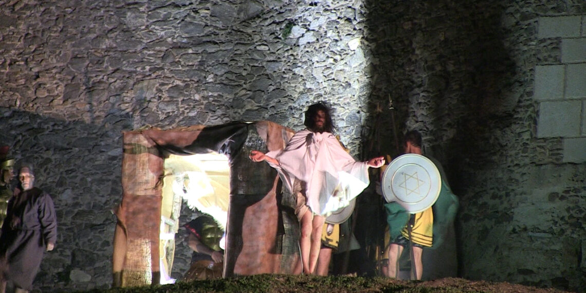 La "Sacrum Opus" apre a Vibo Valentia la serie di Riti della Settimana Santa (VIDEO) 1 La “Sacrum Opus” apre a Vibo Valentia la serie di Riti della Settimana Santa (VIDEO)