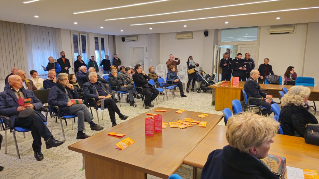 Grande partecipazione all’incontro sulla prevenzione contro le truffe e i furti nei confronti delle persone anziane 3 incontro prevenzione truffe anziani 002