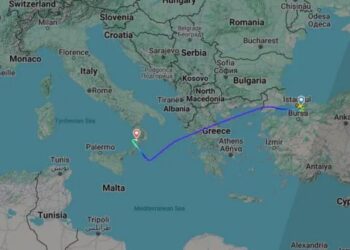 Aereo turco dirottato a Lamezia Terme