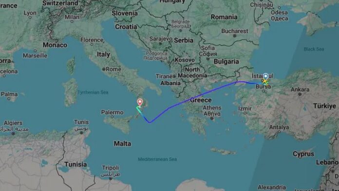 Aereo turco dirottato a Lamezia Terme 3 rotta volo aereo atterraggio emergenza 696x392 1