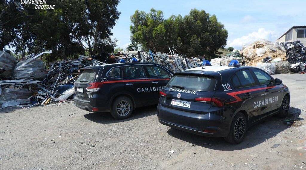 Sequestrata un’area non a norma dedicata allo stoccaggio di rifiuti