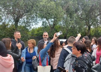 In tanti a Limbadi per ricordare Maria Chindamo.  C’era anche Brunori Sas (VIDEO)