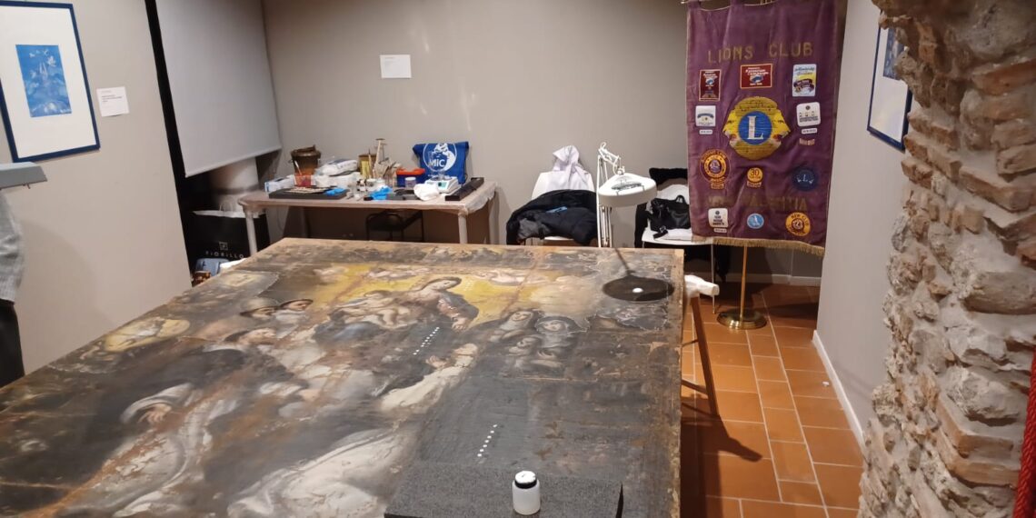 Concluso il restauro della tela secentesca della Madonna del Rosario, custodita a Soriano, finanziato dai Lions 1 Concluso il restauro della tela secentesca della Madonna del Rosario, custodita a Soriano, finanziato dai Lions