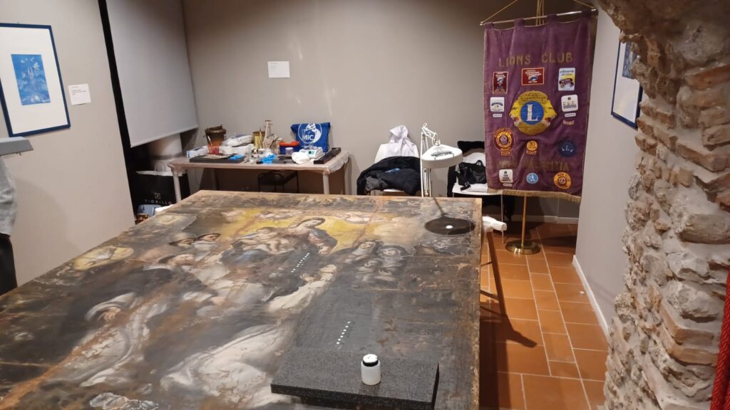 Concluso il restauro della tela secentesca della Madonna del Rosario, custodita a Soriano, finanziato dai Lions 5 WhatsApp Image 2024 02 23 at 21.42.36 6