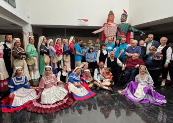 Vibo Marina C’è, l’associazione regala un pomeriggio di allegria agli anziani del Don Mottola Medical Center (VIDEO)