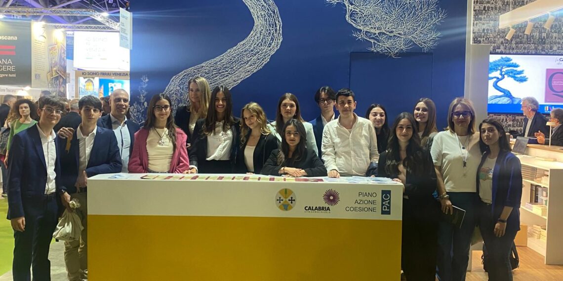 L'exploit di Libritalia e degli studenti del Morelli di Vibo Valentia al Salone del Libro di Torino 2025 1 L’exploit di Libritalia e degli studenti del Morelli di Vibo Valentia al Salone del Libro di Torino 2025