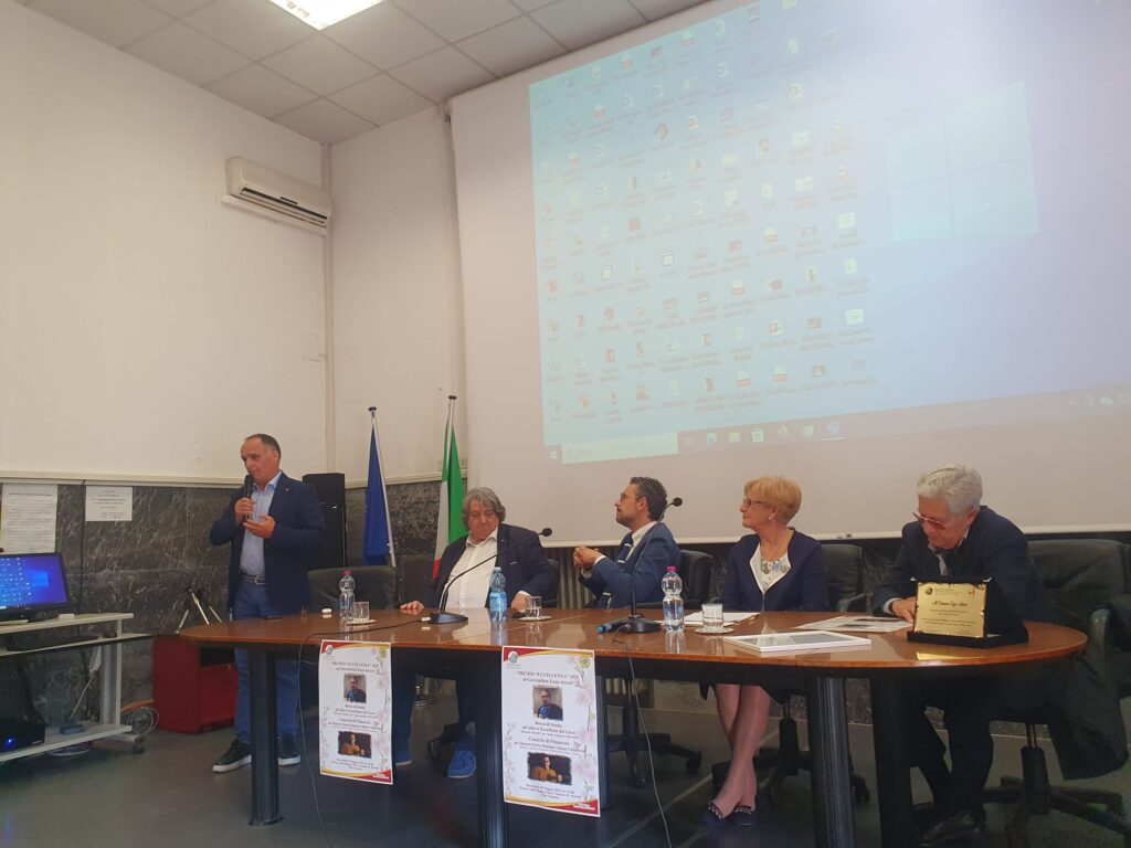 Il giornalista Enzo Arceri, eccellenza vibonese, premiato da Radici per il Futuro (VIDEO) 8 WhatsApp Image 2025 05 29 at 08.13.39 2