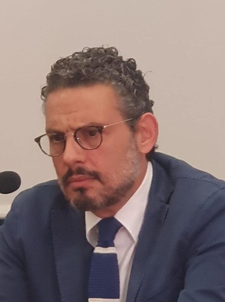 Il giornalista Enzo Arceri, eccellenza vibonese, premiato da Radici per il Futuro (VIDEO) 3 WhatsApp Image 2025 05 29 at 08.13.39 3