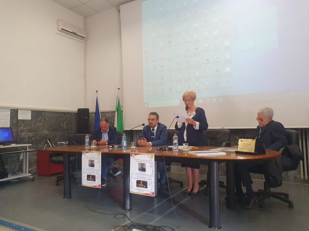 Il giornalista Enzo Arceri, eccellenza vibonese, premiato da Radici per il Futuro (VIDEO) 7 WhatsApp Image 2025 05 29 at 08.13.40 1