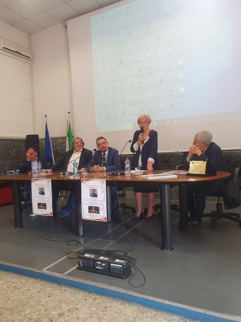 Il giornalista Enzo Arceri, eccellenza vibonese, premiato da Radici per il Futuro (VIDEO) 14 WhatsApp Image 2025 05 29 at 08.13.40