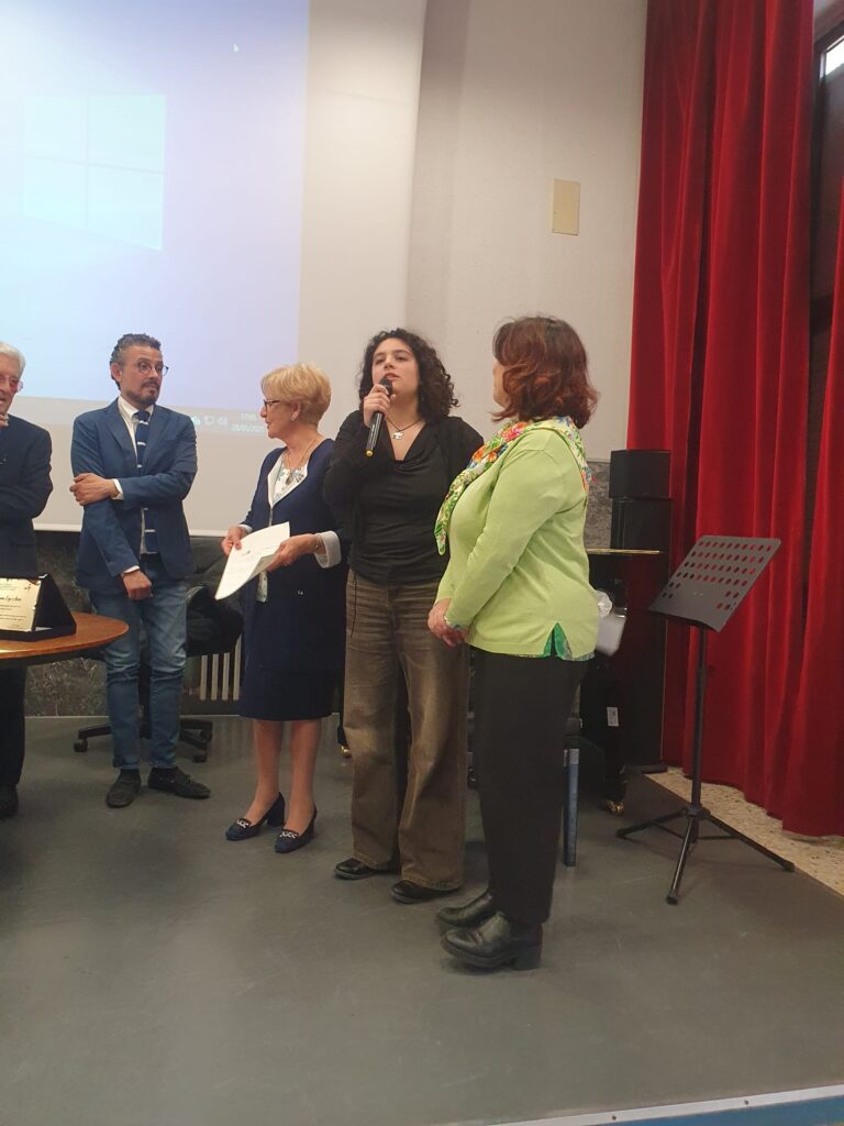 Il giornalista Enzo Arceri, eccellenza vibonese, premiato da Radici per il Futuro (VIDEO) 12 WhatsApp Image 2025 05 29 at 08.13.41 1 1