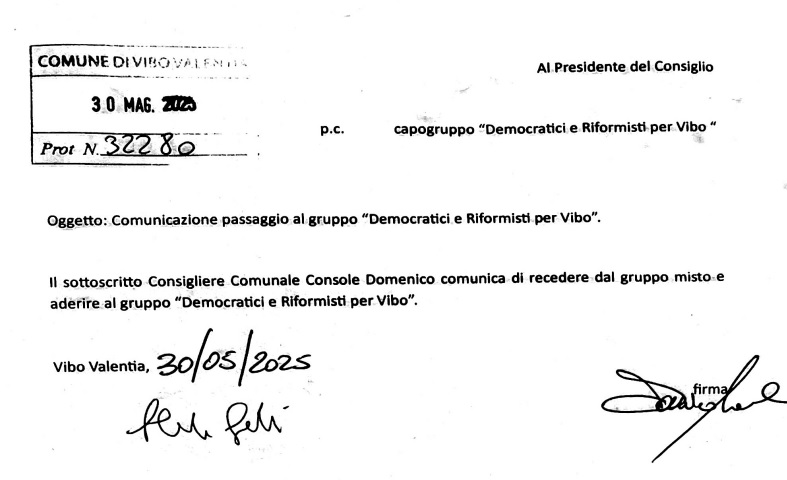 Certi amori fanno dei giri immensi... Console aderisce ai Democrati Riformisti. E il Sindaco Romeo che ne pensa? 3 cambio gruppo