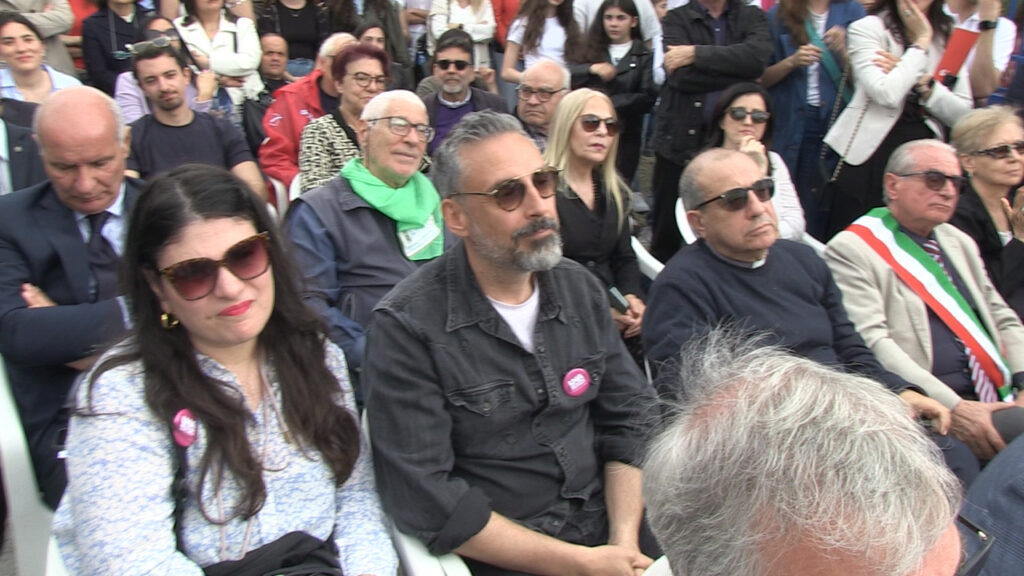 In tanti a Limbadi per ricordare Maria Chindamo. C'era anche Brunori Sas (VIDEO) 5 da mettere su dvd.Immagine1180